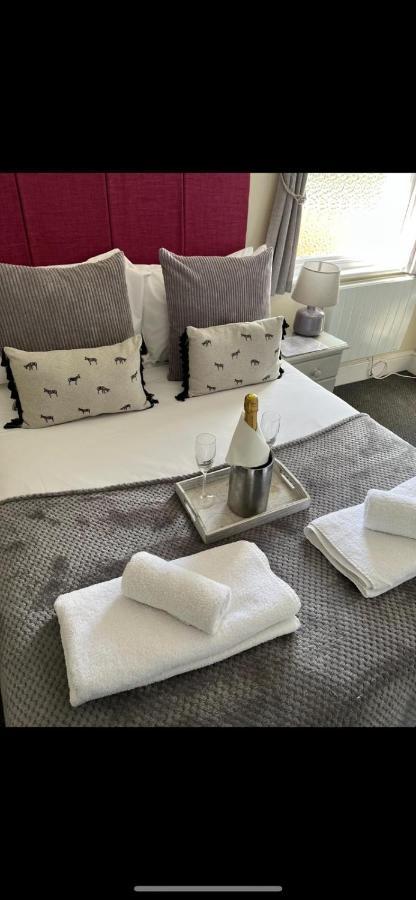 Hotel The White Hart à Newenden Extérieur photo